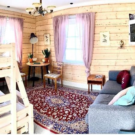 Frösö Scenic Small Guesthouse On Horse Farm By The Lake מראה חיצוני תמונה