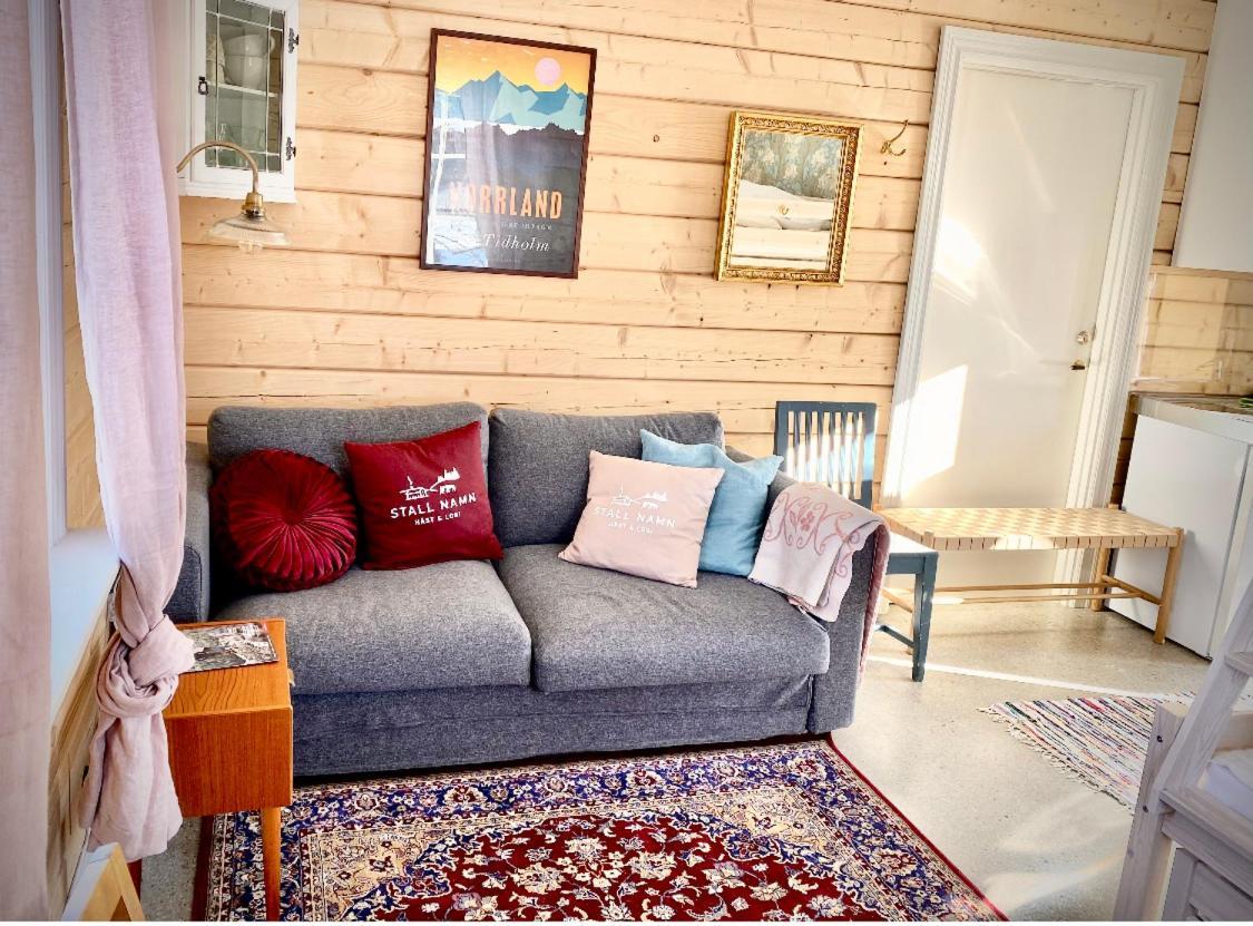 Frösö Scenic Small Guesthouse On Horse Farm By The Lake מראה חיצוני תמונה